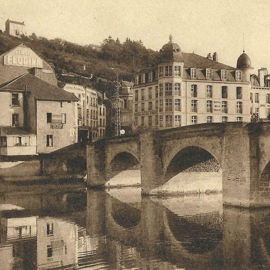 Hotel De La Poste - Relais De Napoleon III Bouillon Exterior foto